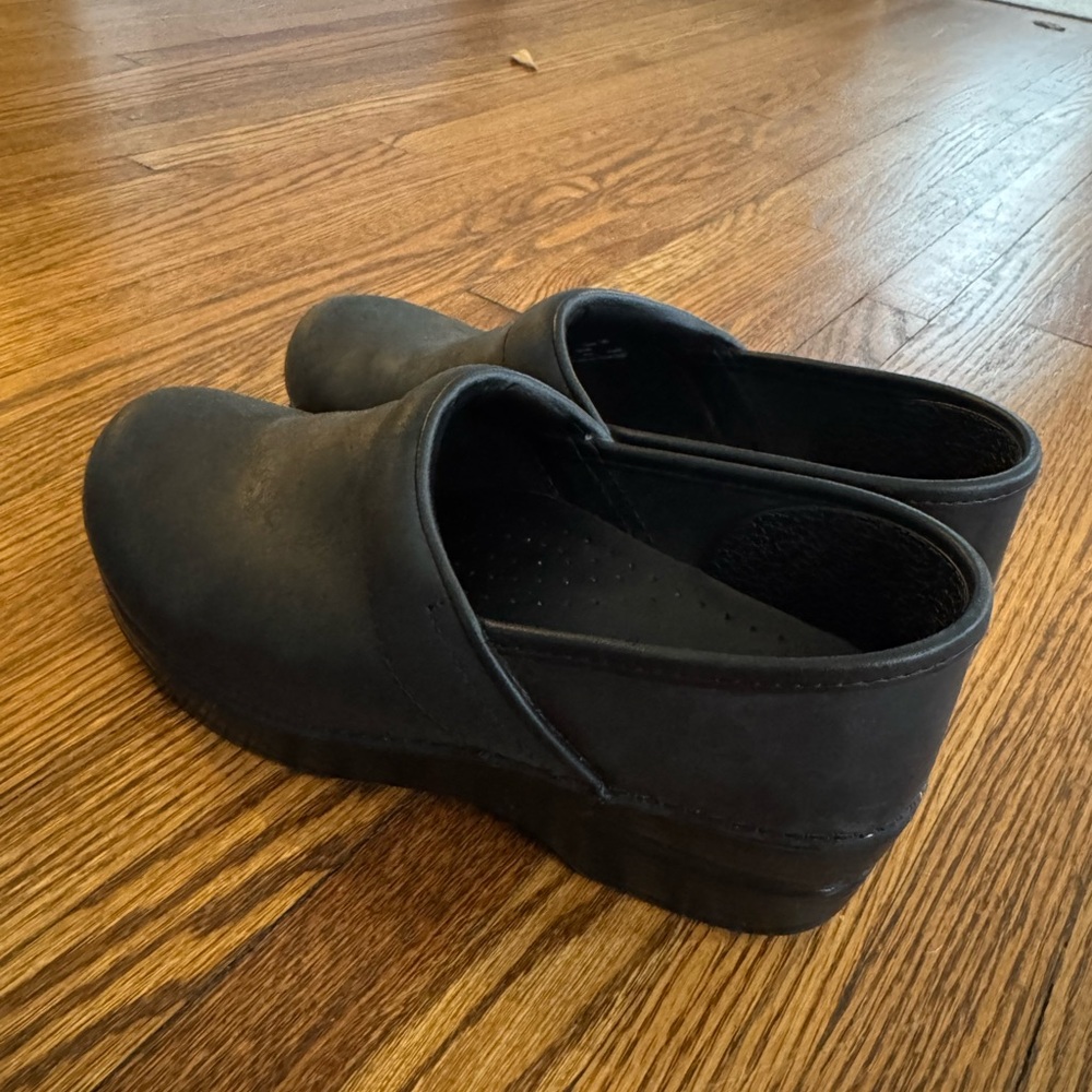 Black Women's Mules & Clogs